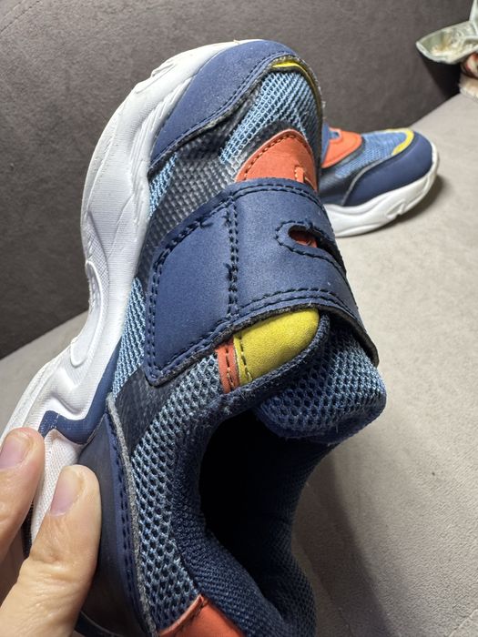 Кроссовки детские