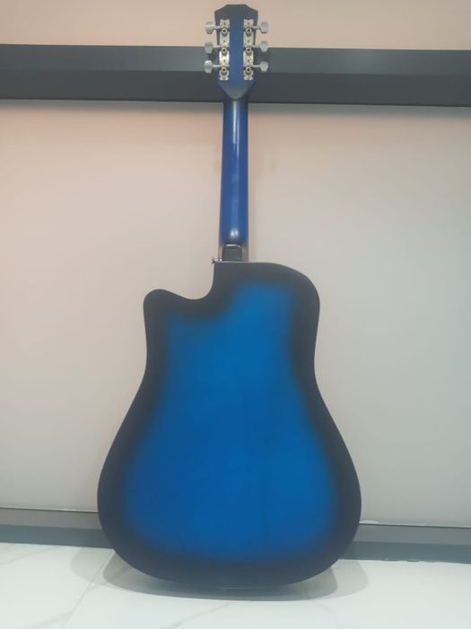 Акустическая гитара