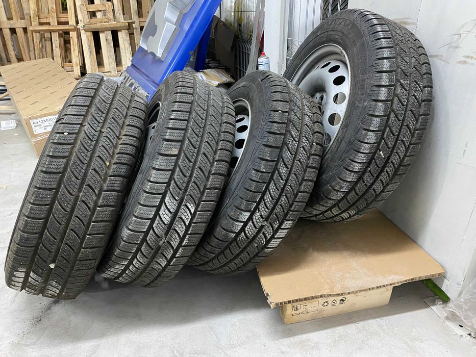 1021 4Бр. Mercedes Vito джанти 5x112 с зимни гуми 205/65/16C