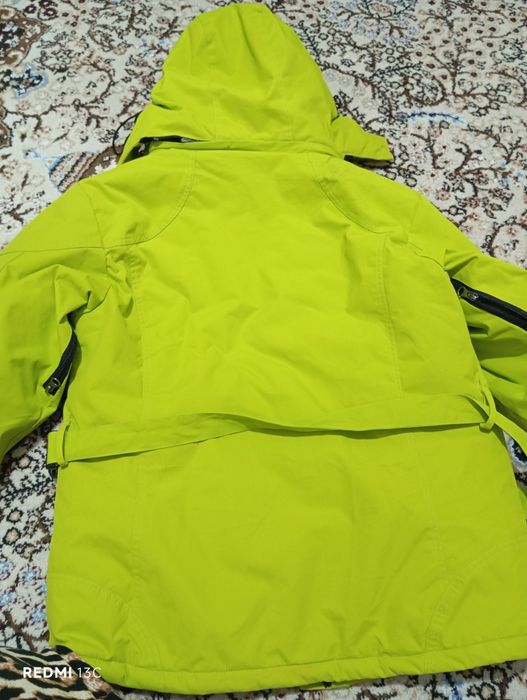 Продаю женскую куртку