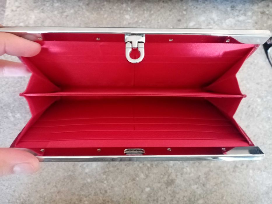 Дамско кожено портмоне