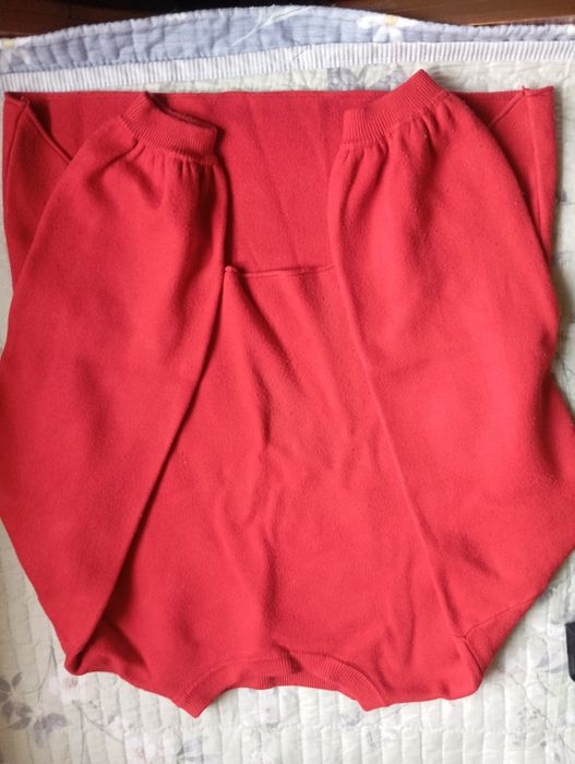 Ayollar kiyimlari sotiladi