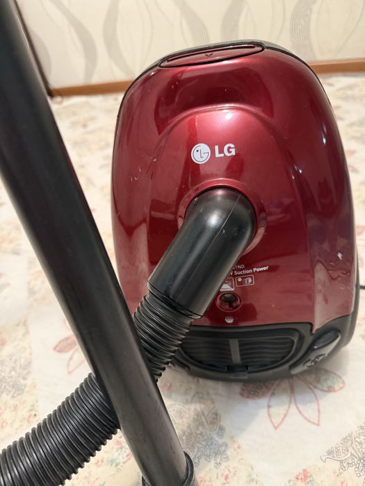 Пылесос почьти новый LG