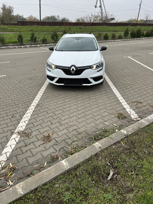 Renault Megane 4 —- an 2020
