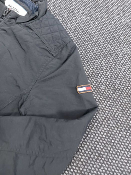 Tommy hilfiger тънко яке M размер