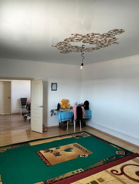 Жер үй сатылады.