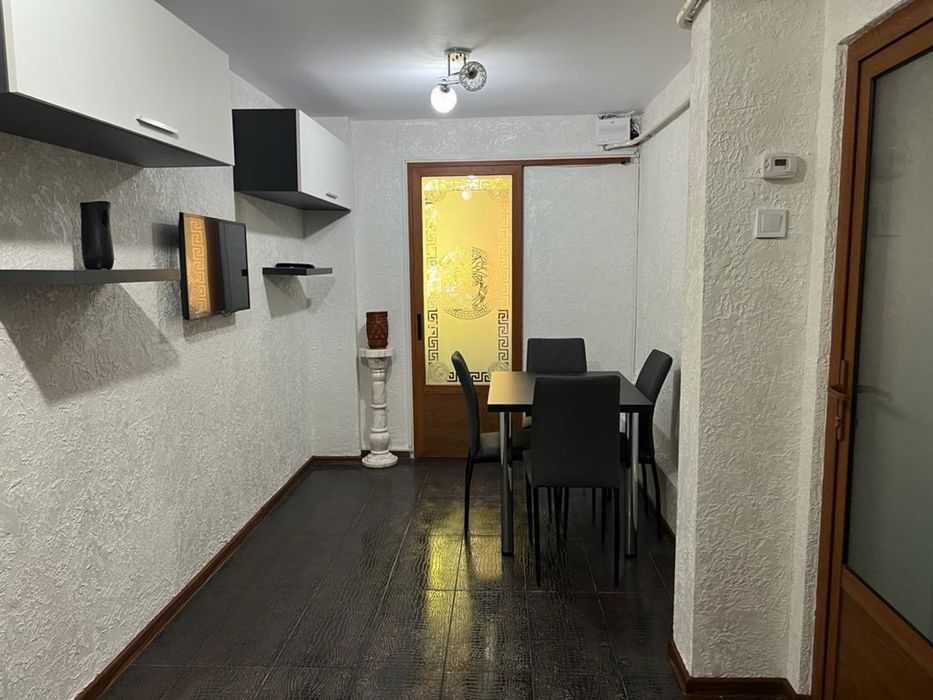 Inchiriez apartament 2 camere zona Piata Mare pe str Rosiorilor, etaj 1, ultra lux, mobilat utilat — fotografia 1