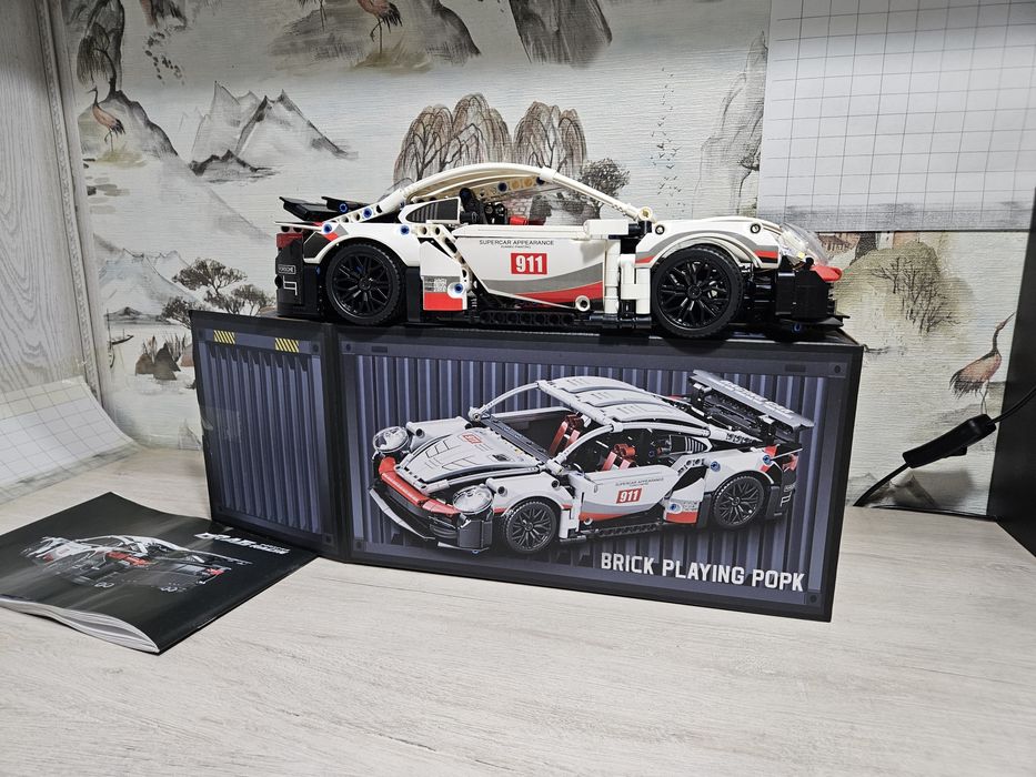 Собранный лего Porsche