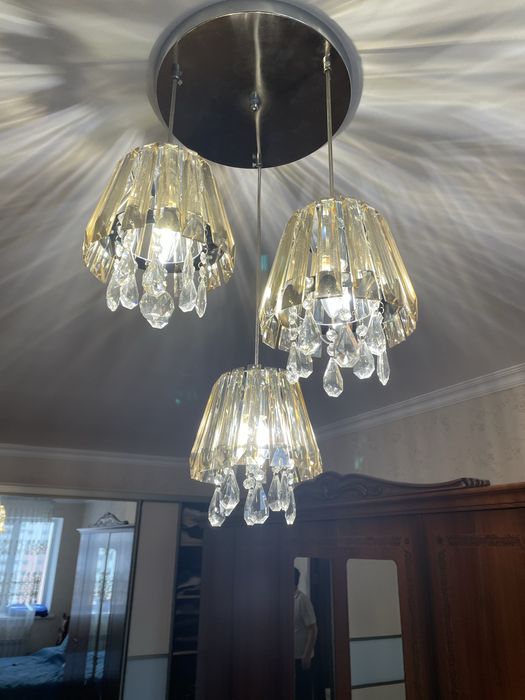 Люстра в хорошем состоянии