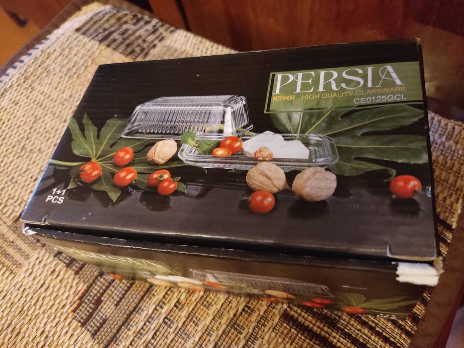 Стеклянная маслёнка, вместительная