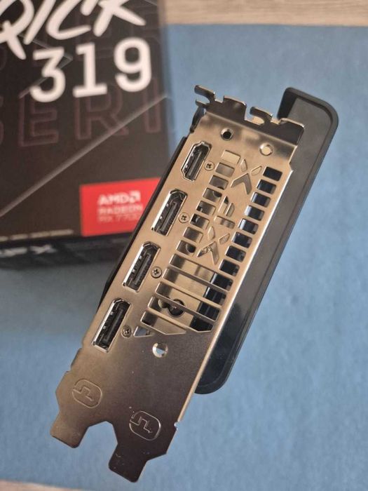 Продам видеокарту AMD 7700XT 12Gb