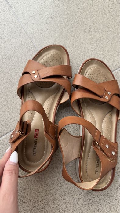 Летние босоножки 40р