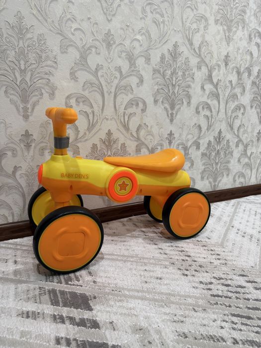 продам толокар беговел детский