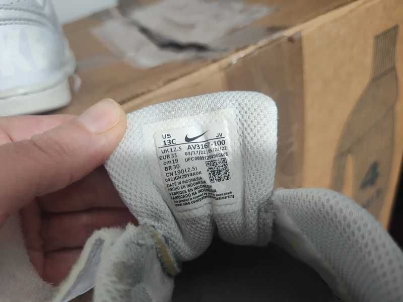 Adidași copii Nike, albi, mărimea 31