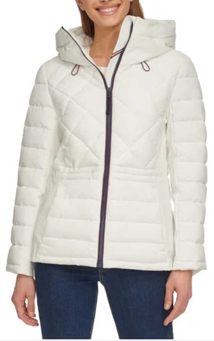 Tommy Hilfiger оригинални дамски якета размери S и М Внос от USA