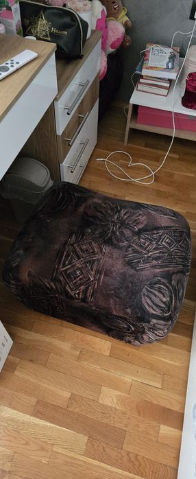 Диван с два фотьойла и две таборетки