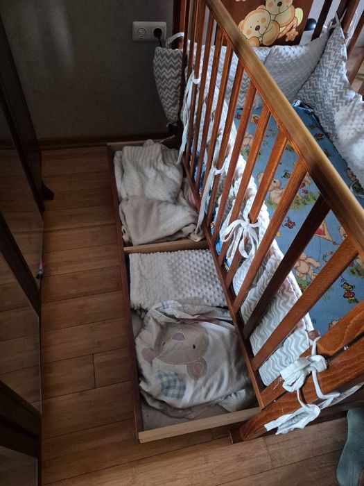 Масивно дървено детско легло/ креватче/кошара марка Pierro Kids.