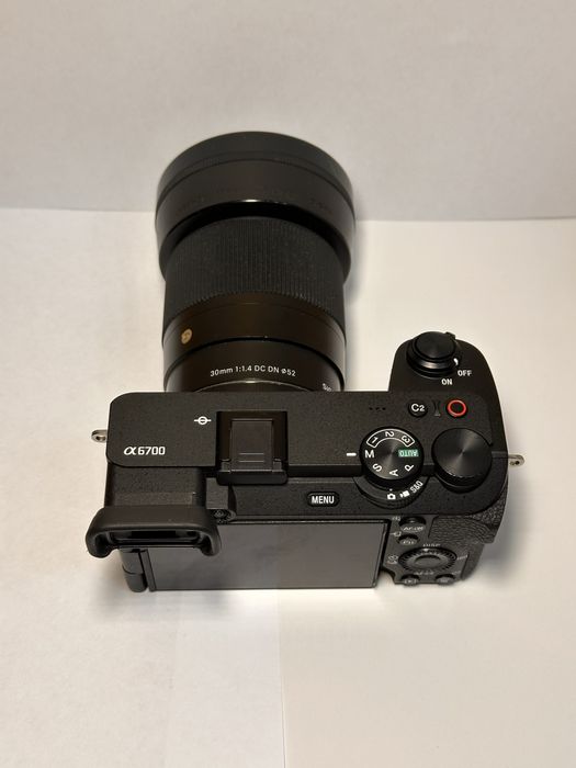 Sony a6700 с объективом 30 мм1.4