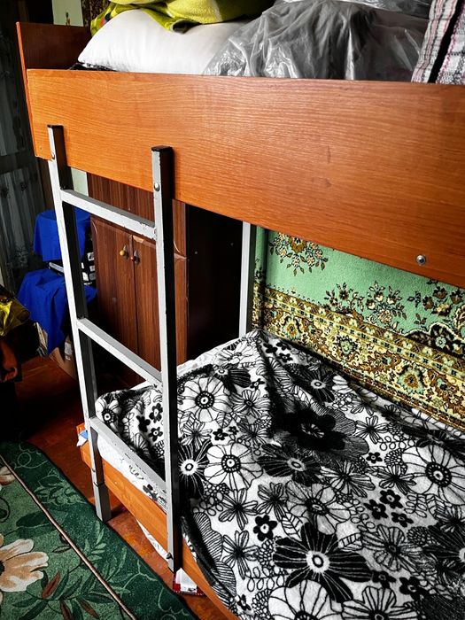 Двухъярусная кровать