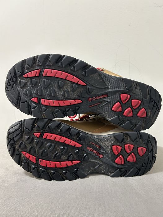 Продам трекинговые ботинки Columbia