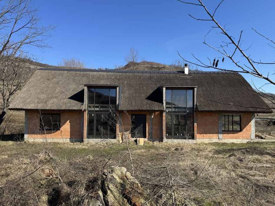 Casa noua + casa traditionala de vanzare - Com. Alma, jud. Sibiu