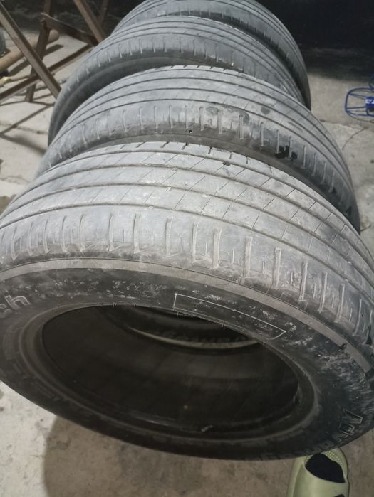 Продам комплект летней резины 215/60/16