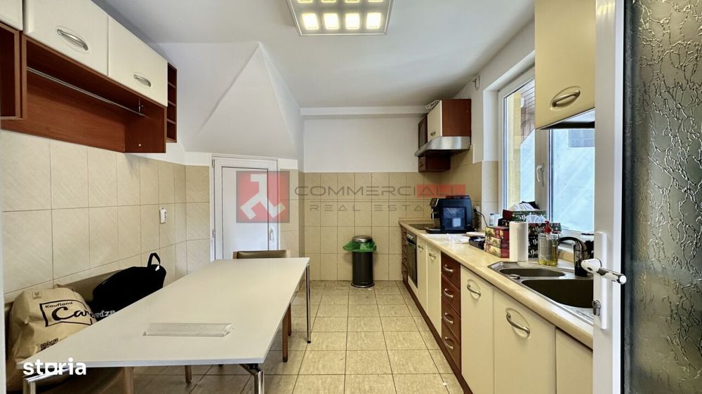 Cladire Birouri | 520 Mp | Curte Proprie 300 Mp