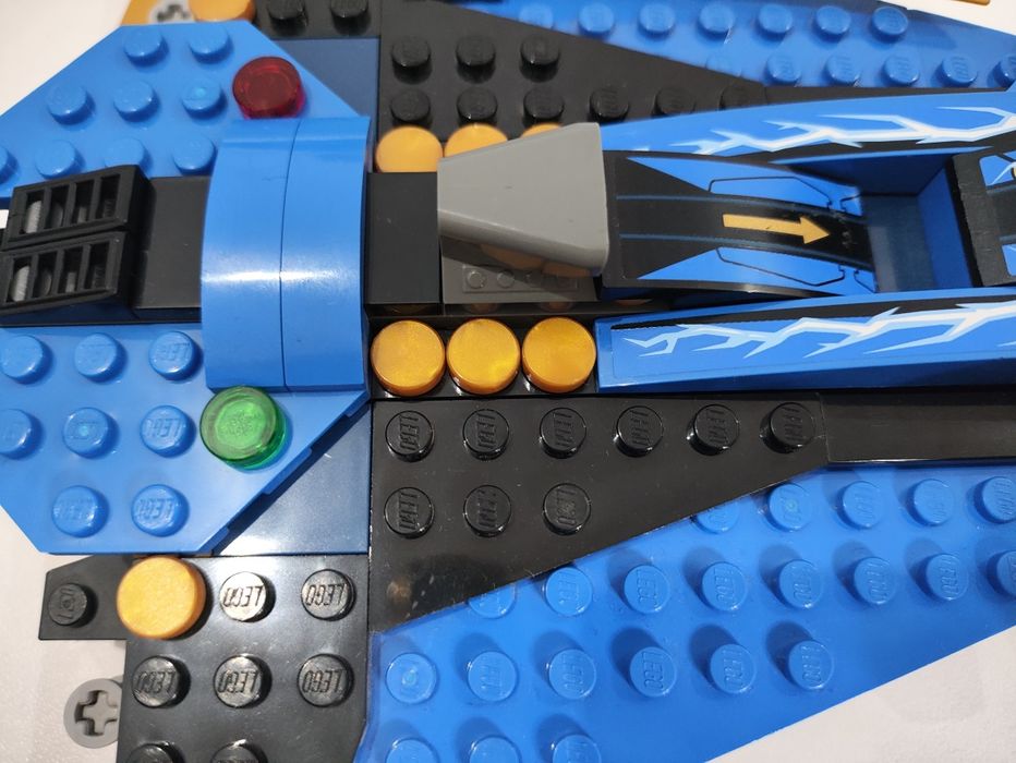 Lego Ninjago 9442 Jay's Storm Fighter