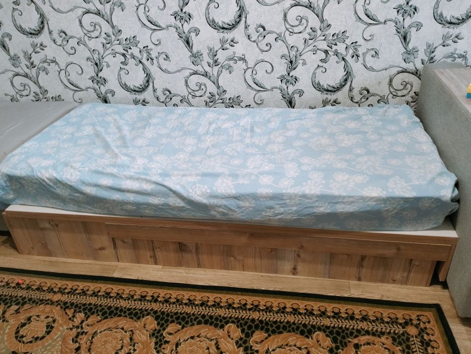 продам диван срочно