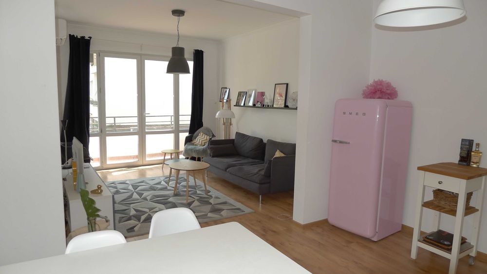 Дава се под наем Тристаен апартамент в София, Център - 76 кв.м за 800 € - Снимка #2