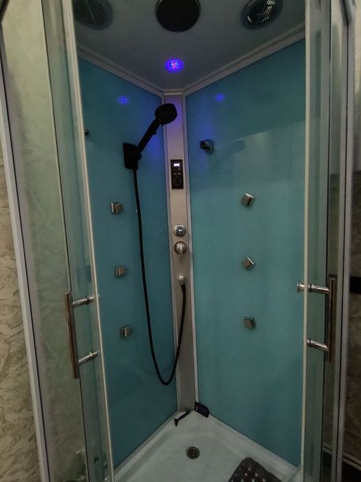 Продается душевая кабина