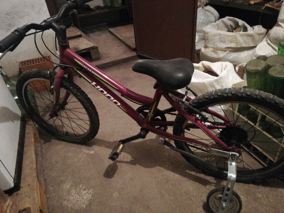 Детско колело с помощни колелета