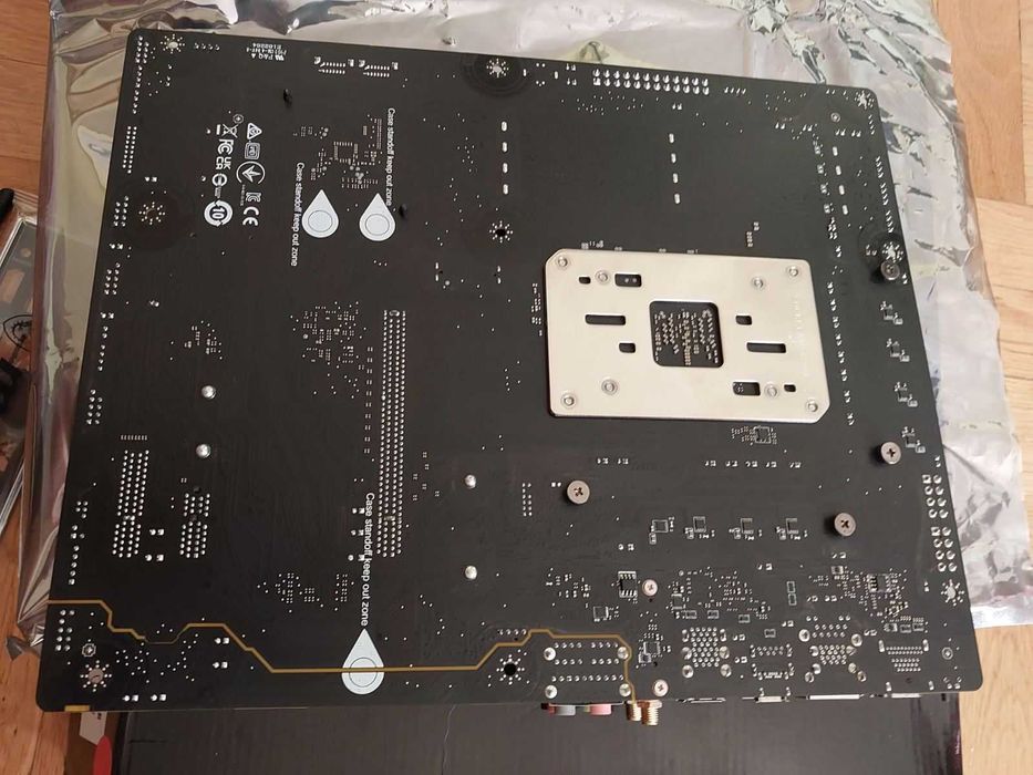 AMD Ryzen 5 7500X3D + MSI B650 Gaming Plus Wi-Fi