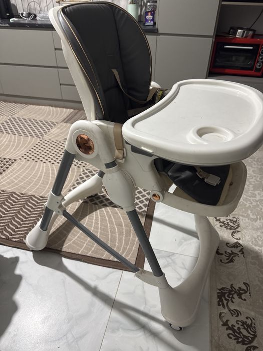 Стол для кормления младенца