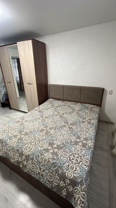 Продам спальный гарнитур