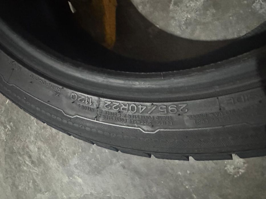 Продам зимние шины R22