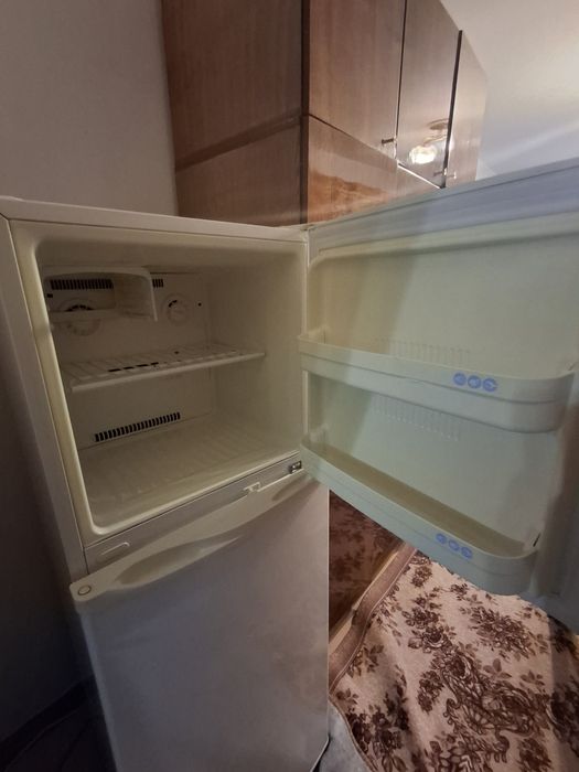 Продам холодильник 30000