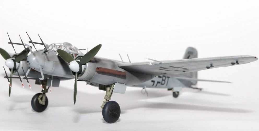 Сборная модель самолета Юнкерс Ju 88 G6 (ЗВЕЗДА, 1:72)