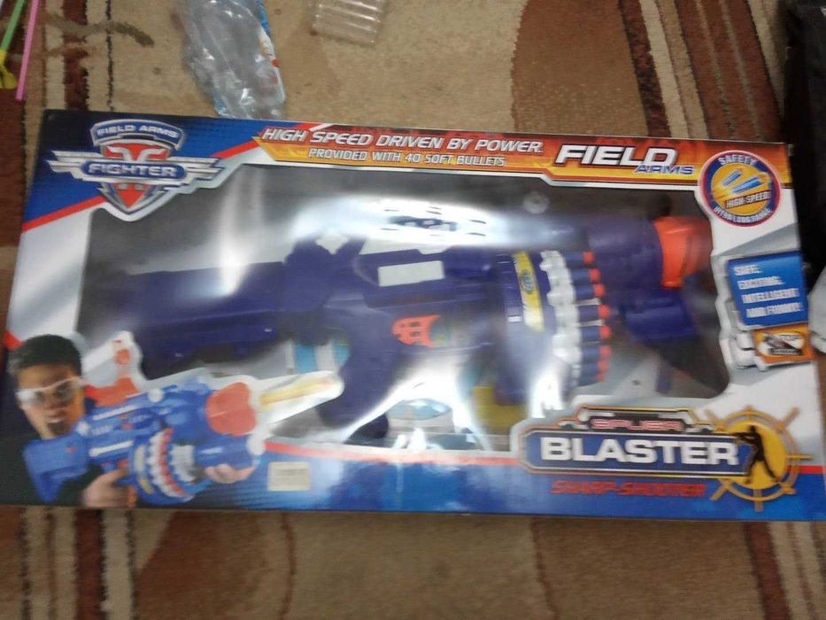 Бластер с присосками