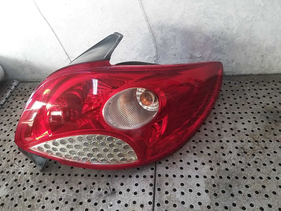 Stop tripla lampa dreapta peugeot 206 plus 11805781r