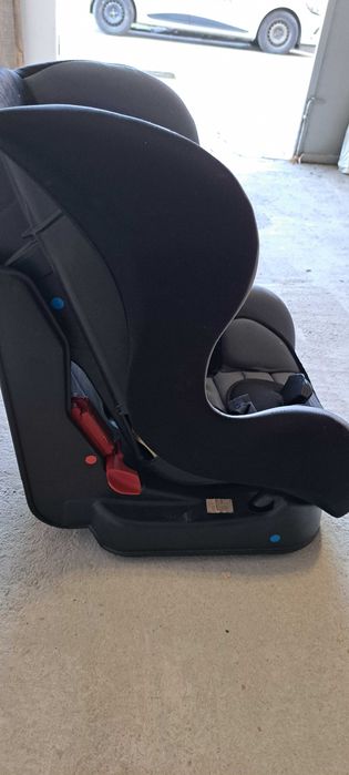 Детско столче за автомобил.