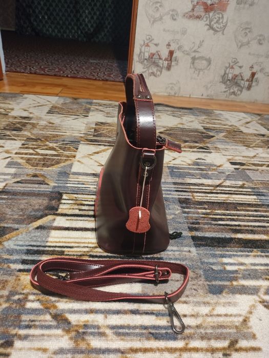 Продаю натуральный кожа сумка