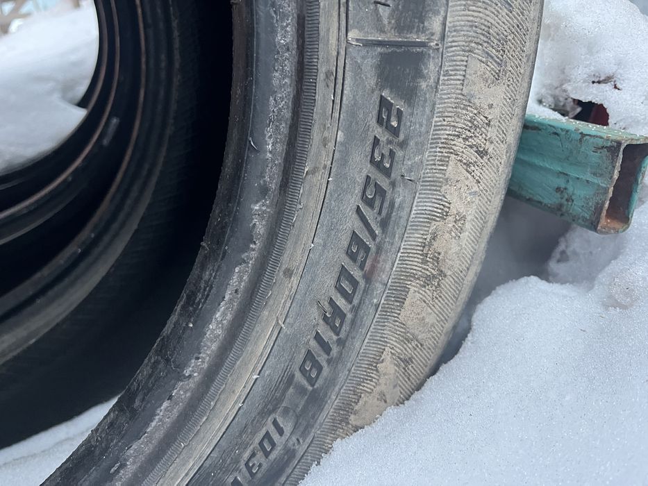 Продам лет шины на кроссовер 235/60 R18