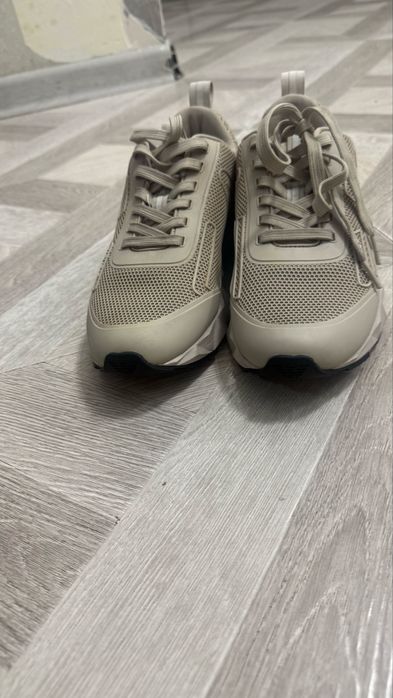 Продам кроссовки EA7