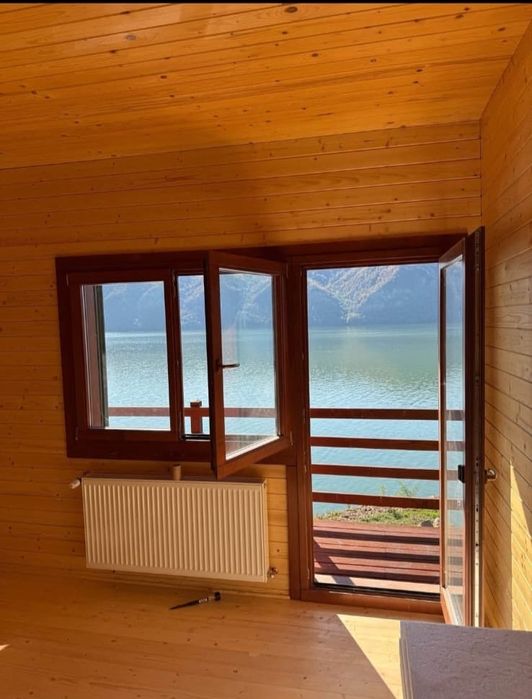 Cabană / Pensiune din lemn de vânzare