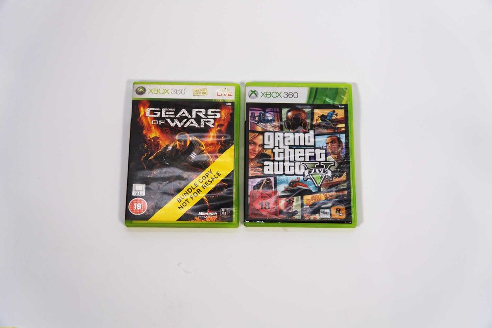 Xbox 360 fat, бял много добро състояние. Игри God of War и GTA 5