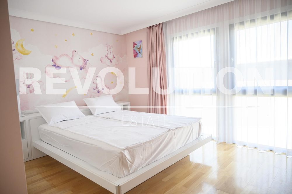 Дава се под наем Къща в Варна, м-т Траката - 320 кв.м за 5000 € - Снимка #9