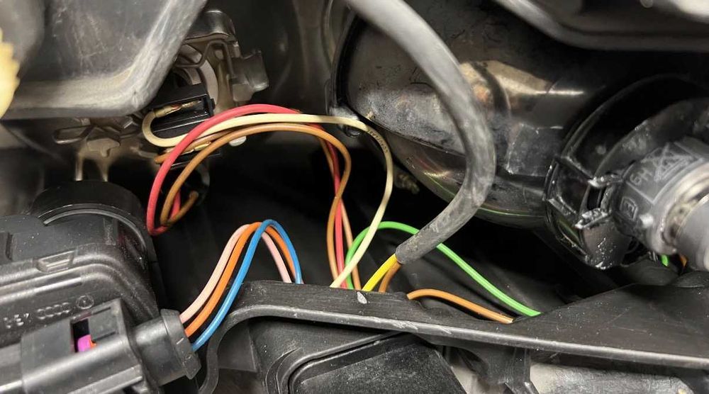 Audi A6 C5 десен фар ксенон