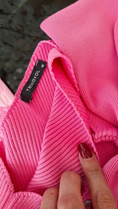 Дамска пола Rezerved