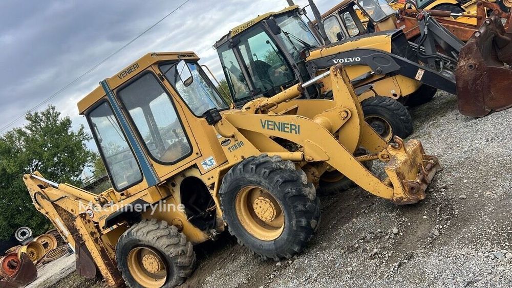 Cabină pentru buldoexcavator Venieri 6.23